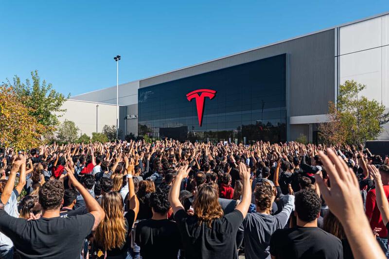 How Many People Work at Tesla? Statistics &amp; Facts (2025)
