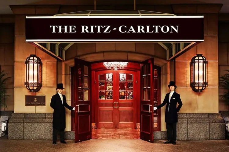 แบรนด์ในตำนาน |The Ritz Carlton: ซิมโฟนีแห่งตำนานแห่งความหรูหราและการบริการ