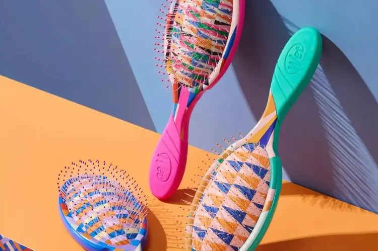 Wet Brush! แปรงผมมินิสุดโด่งดังระดับโลก~ มาดูกันว่าเจ้าหญิงตัวน้อยคนไหนยังไม่ได้ซื้อบ้าง?