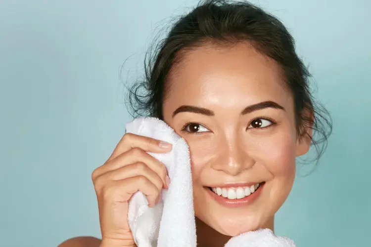ผิวมันนี่ไม่สบายตัวเลย! ดูแลผิวยังไงให้ถูกวิธี?