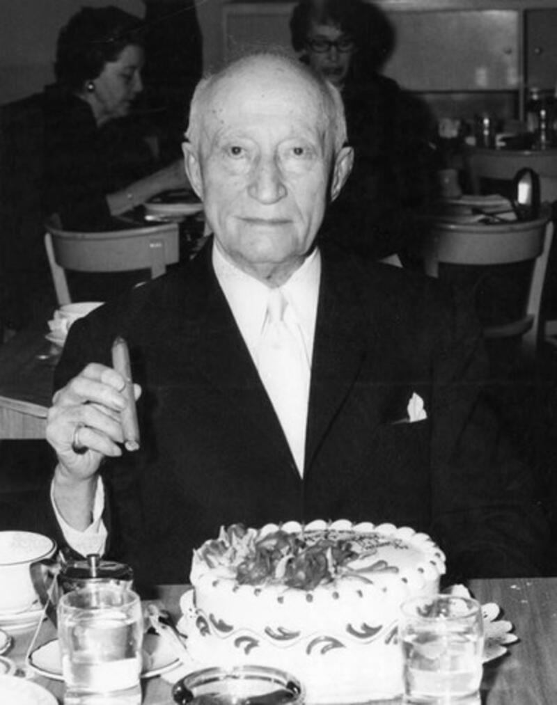 Veteran Paramount executive, Adolph Zukor, 92 years