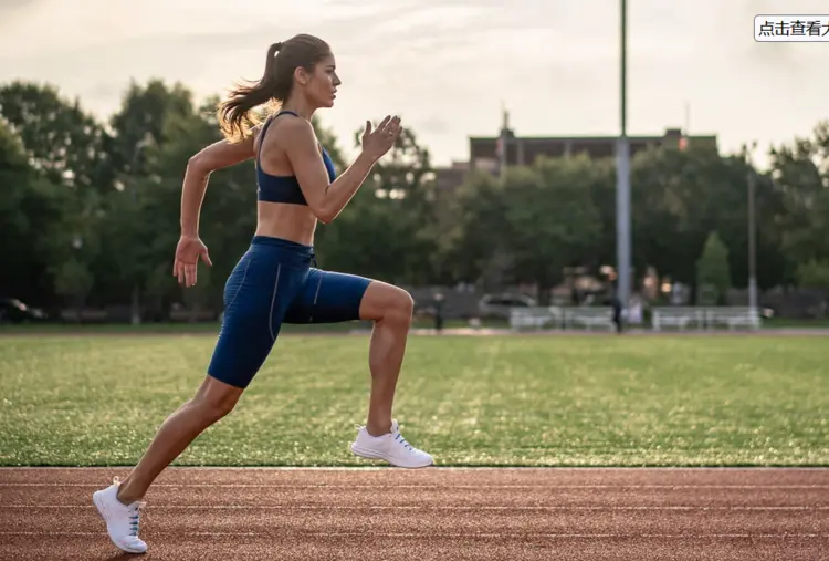 รองเท้าวิ่ง Skechers: การผสมผสานที่ลงตัวระหว่างความสบายและเทคโนโลยี เปิดประสบการณ์การวิ่งแบบใหม่